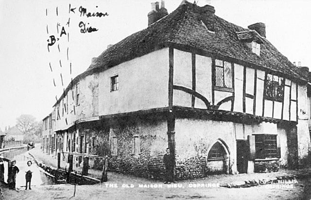 An historic image clearly showing Water Lane