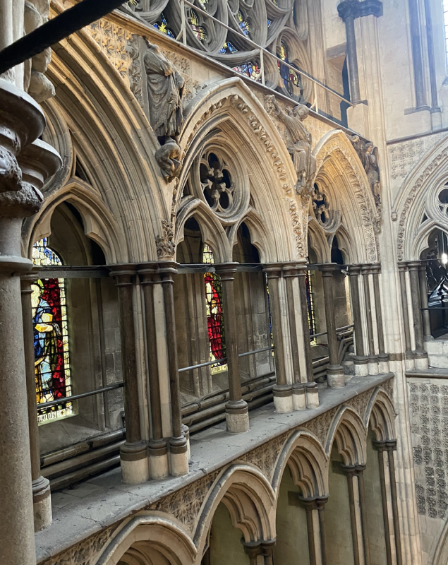 The Legend of the Ring is shown in the statuary in the south tritorium of Westminster Abbey. It bears many similarities to the paintings in St Mary's of Faversham